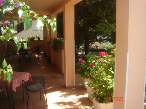  Apartment Slavica, Unterkunft in Rab