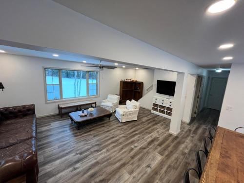 Wolf Pond House 3 Miles to Lake Placid in Whiteface