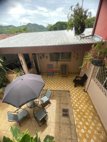 Mountain View Hostel in Santa Ana