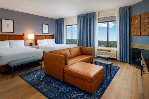 Hampton Inn & Suites Tahoe-Truckee - image 10