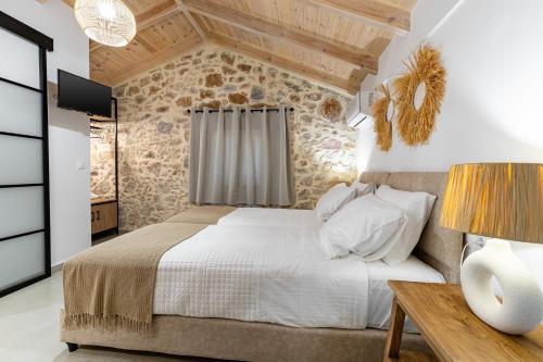 Patitiri Kefalas luxury villas - Tap to explore photos