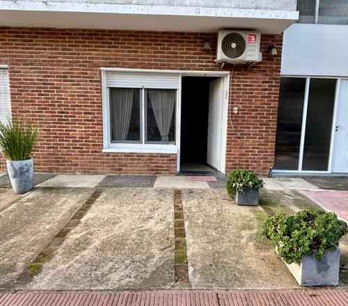 Casa-Apt de 2 Dormitorios Perfecta Ubicacion