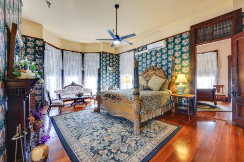 Grand Gables Home 1 Block to St Johns River! in Palatka (Florida)