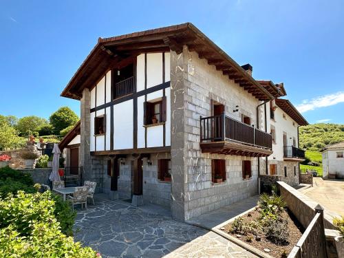 Vivienda Rural Jauregui Txiki in Atallu