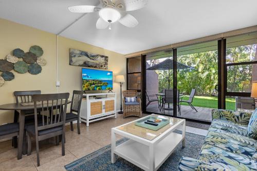 MV2123 Serene Hawaiian Beachside Bliss