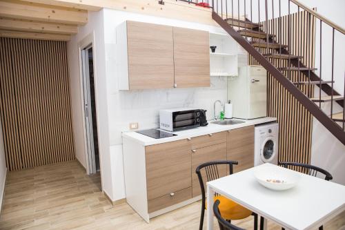 3 Rooms Catania - Madeira bright loft cozy quiet independent