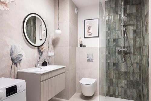 NEW #Madalińskiego57 - city center, new bulding, 2 bedrooms, 2x double beds and a fold-out sofa, separate kitchen, air conditioning, balcony, underground parking, self check in 24h, internet, Netflix, coffee machine, washing machine,1 km to the railway, Wrocław (photo 5)