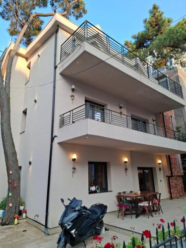Two-Bedroom House image 7