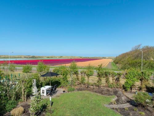 Surrounding environment, villa w electric charging  parking in Callantsoog