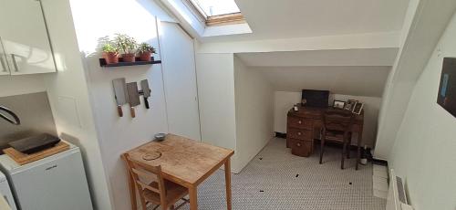 Studio of 20 m2 near the Catacombes de Paris - image 4
