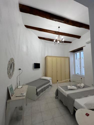 Varriale Apartaments 2,0 free parking for small cars only