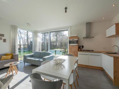 Instalaciones, Bungalow near Dutch Beach and Bulb Fields in Schagen