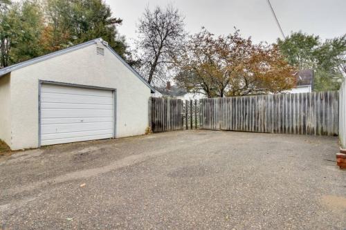 Pet-Friendly Cottage in DWTN Brainerd - image 13