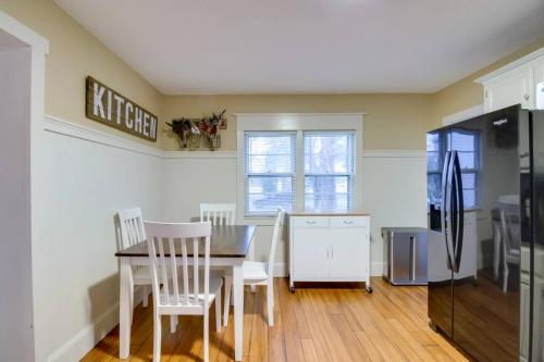 Pet-Friendly Cottage in DWTN Brainerd in Brainerd (MN)