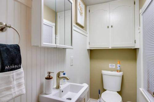 Pet-Friendly Cottage in DWTN Brainerd - image 8