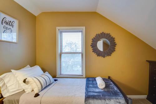 Pet-Friendly Cottage in DWTN Brainerd - image 7