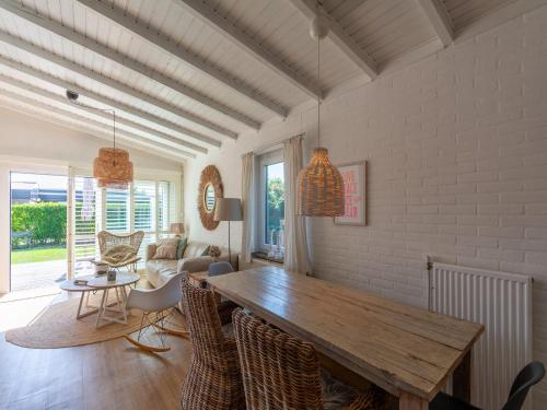 Wyposażenie, Bungalow in Callantsoog near the Beach in Callantsoog