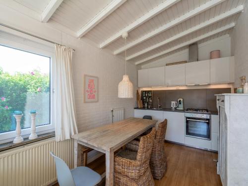 Wyposażenie, Bungalow in Callantsoog near the Beach in Callantsoog