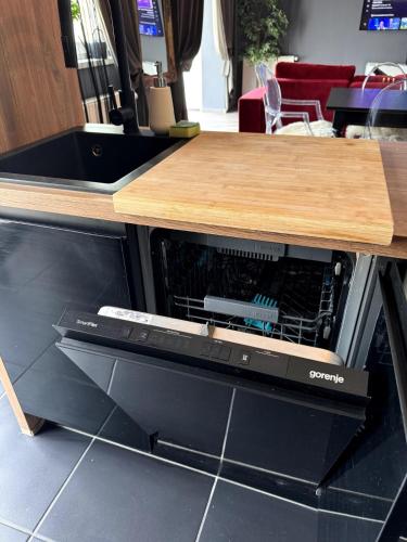 Super Central 2-Storey Apartment - image 13