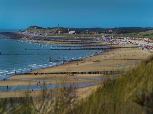 Luxury 3-person apartment within walking distance of the beach in Zoutelande - image 14