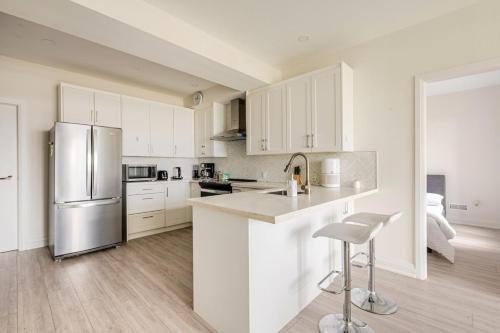 The Residence, Your comfort is our culture in 奧克維爾