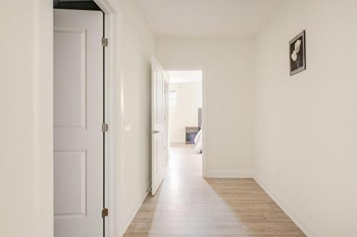 The Residence, Your comfort is our culture in 奧克維爾