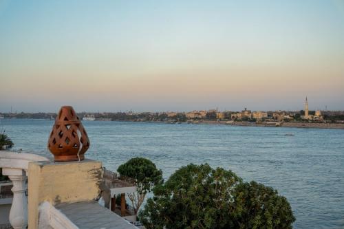 ルクソール Nile Crown Luxor 4つ星 ホテル 眺望