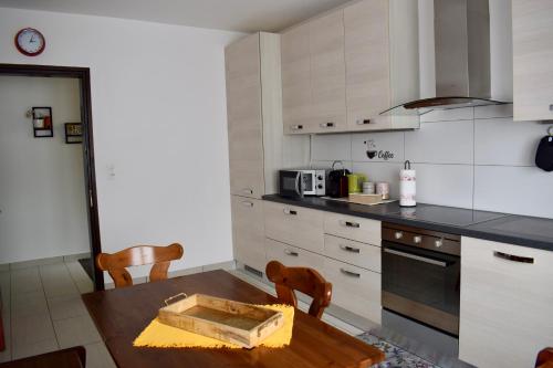 Oprema, Appartamento sole in Bironico