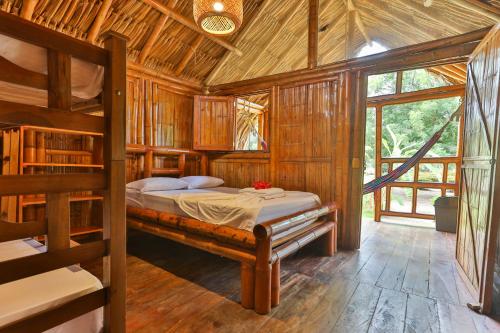 1 double bed, 1 bunk bed