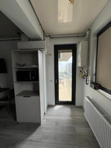 One-Bedroom Apartment with Sea View image 2