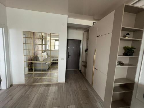 One-Bedroom Apartment with Sea View image 5