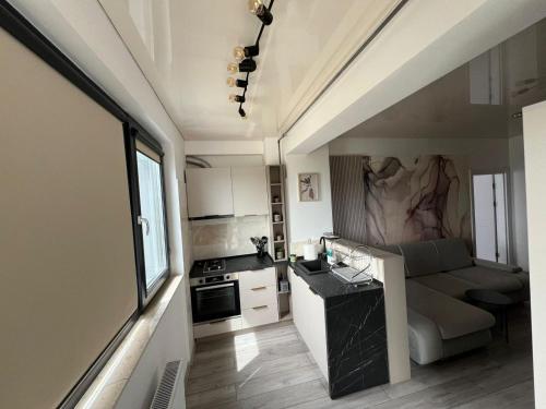 One-Bedroom Apartment with Sea View image 8