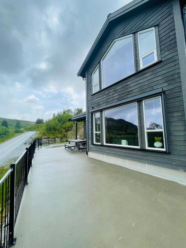 Fosskamben 1 Moderne hytte ikkje langt frå Sogndal (Fosskamben 1 Moderne hytte ikkje langt fra Sogndal) in Согдал