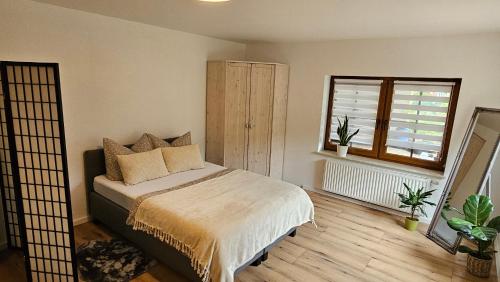 Ruhiges Ferienzimmer mit eigenem Bad am Waldrand in Urbach (Rhineland-Palatinate)