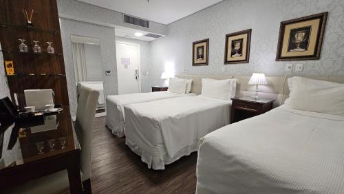 Luxury Triple Room image 1