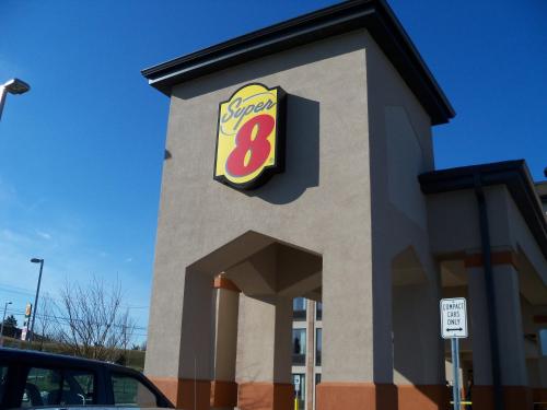 Super 8 by Wyndham Mount Laurel - image 8