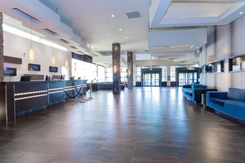 入口, 桑德曼特色溫哥華機場度假酒店 (Sandman Signature Vancouver Airport Hotel & Resort) in 列治文