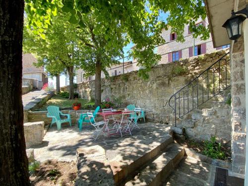 . Charmante maisonnette à Blavozy, proche du Puy-en-Velay, avec terrasse privative, WiFi, et parking - FR-1-582-57