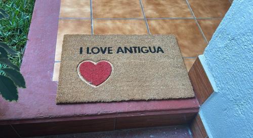 JAZ - Excellent location in Antigua 4 guests - image 4