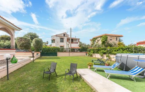 Úszómedence, Stunning Home In Castel Volturno in Castel Volturno