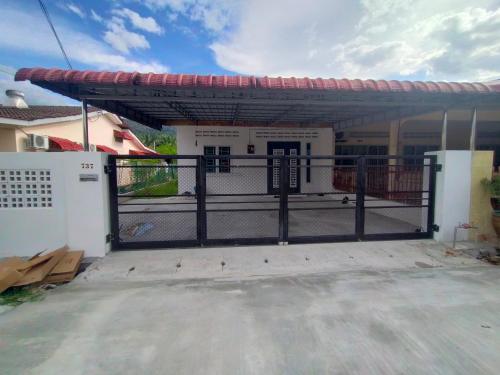 RZ HOMESTAY With WiFi in سونغاي سيبوت