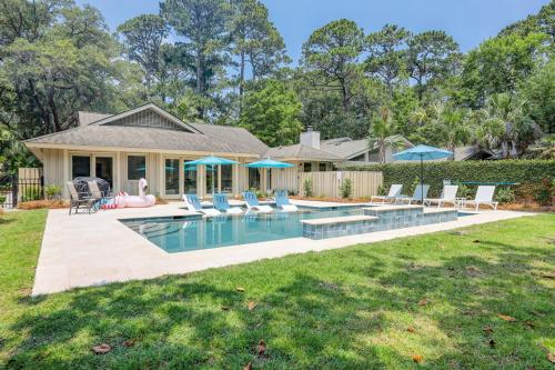 19 Gunnery Lane 2 Kings 1 Queen 2 Doubles Pet Friendly Private Heated Pool w Beach GearBike Rentals