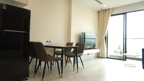 Campell hotel & apartment Vinhome Grand Park