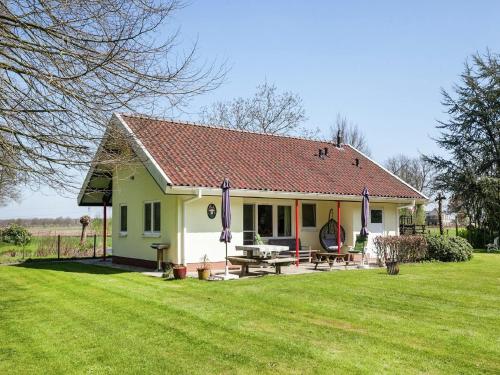 Family residence with large garden, cleaning included
