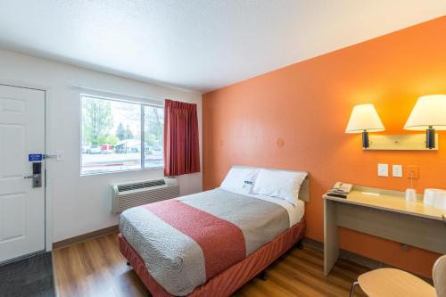 Motel 6-Klamath Falls, OR