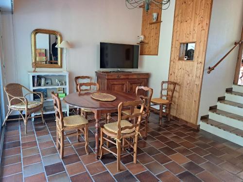 Charmante maison 6 pers. accès forêt, 600m plage, animaux admis - FR-1-323-582