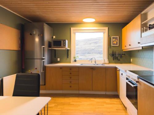 Cozy Home With Fantastic Views in Gjogv