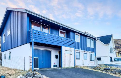 Cozy Home With Fantastic Views in Gjogv