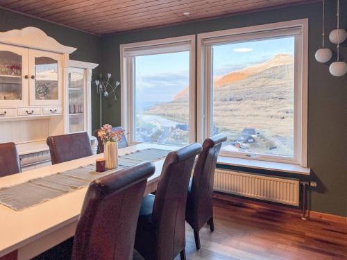 Cozy Home With Fantastic Views in Gjogv