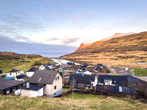 Cozy Home With Fantastic Views in Gjogv